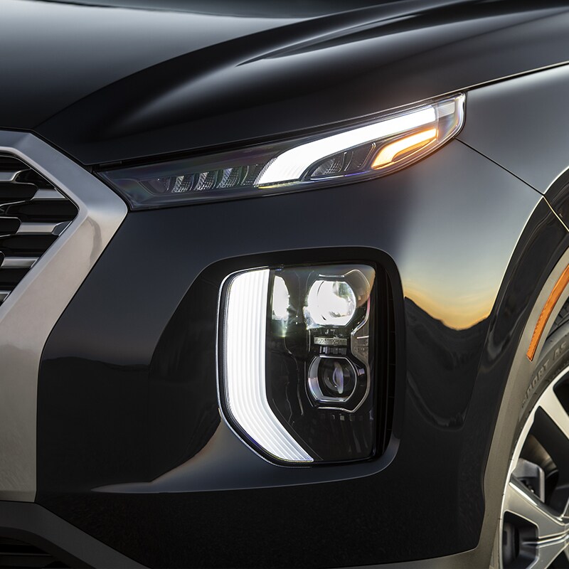 2020 Hyundai Palisade front vertical headlights