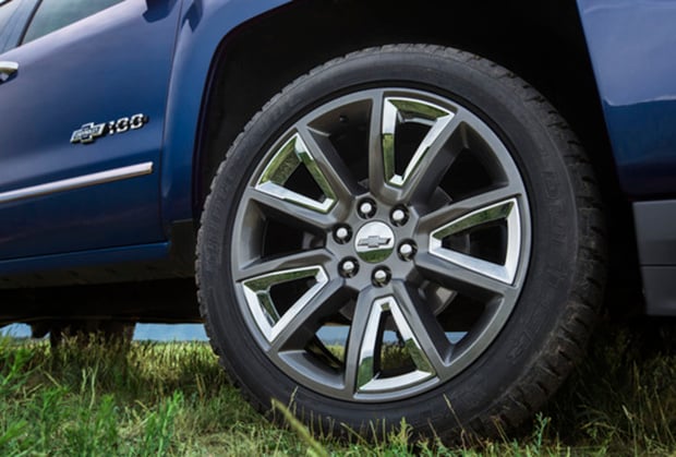 2018 Chevy Silverado 1500 alloy wheels