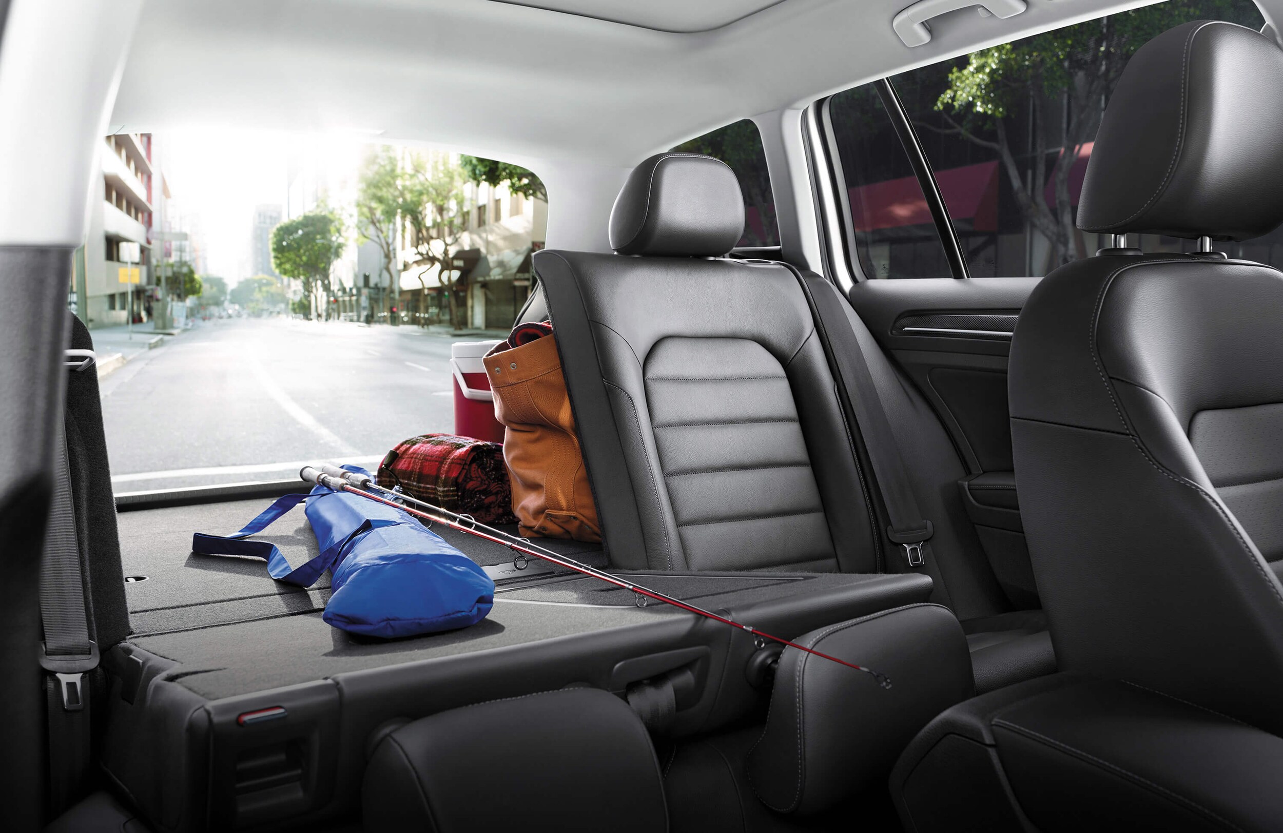 2016 VW �Golf SportWagen 60/40 Seat Versatile