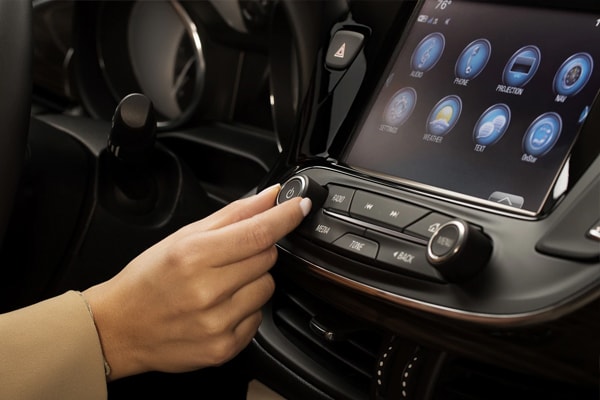 2019 Buick Envision Infotainment Center and Dash controls