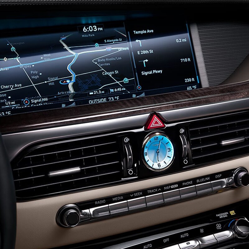 2019 Genesis G90 front dash controls