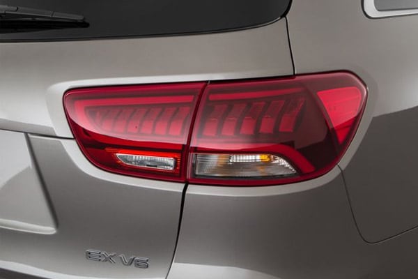 2019 kia sorento right rear tail light
