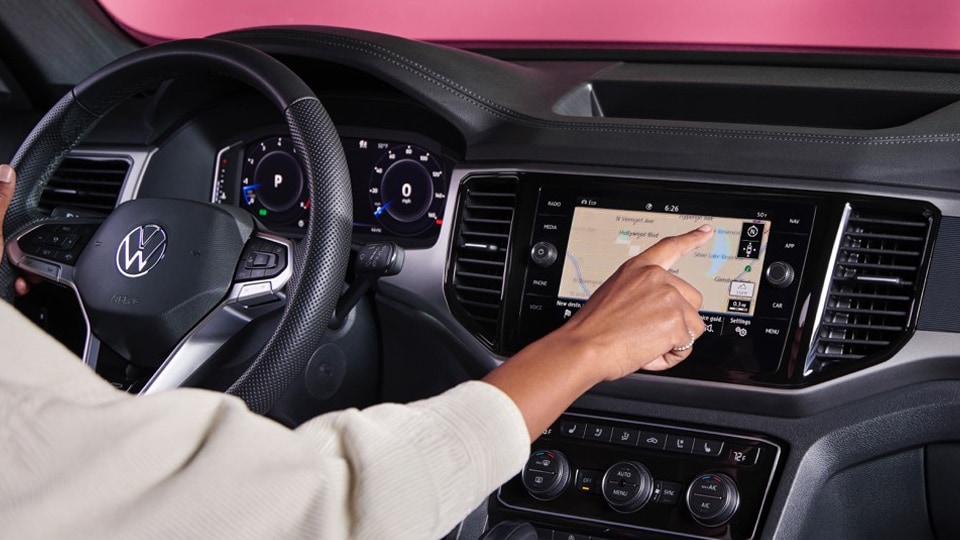 2020 Atlas Cross Sport Infotainment Display