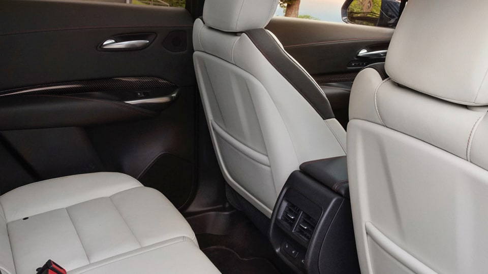 Modern two-tone styling 2020 XT4