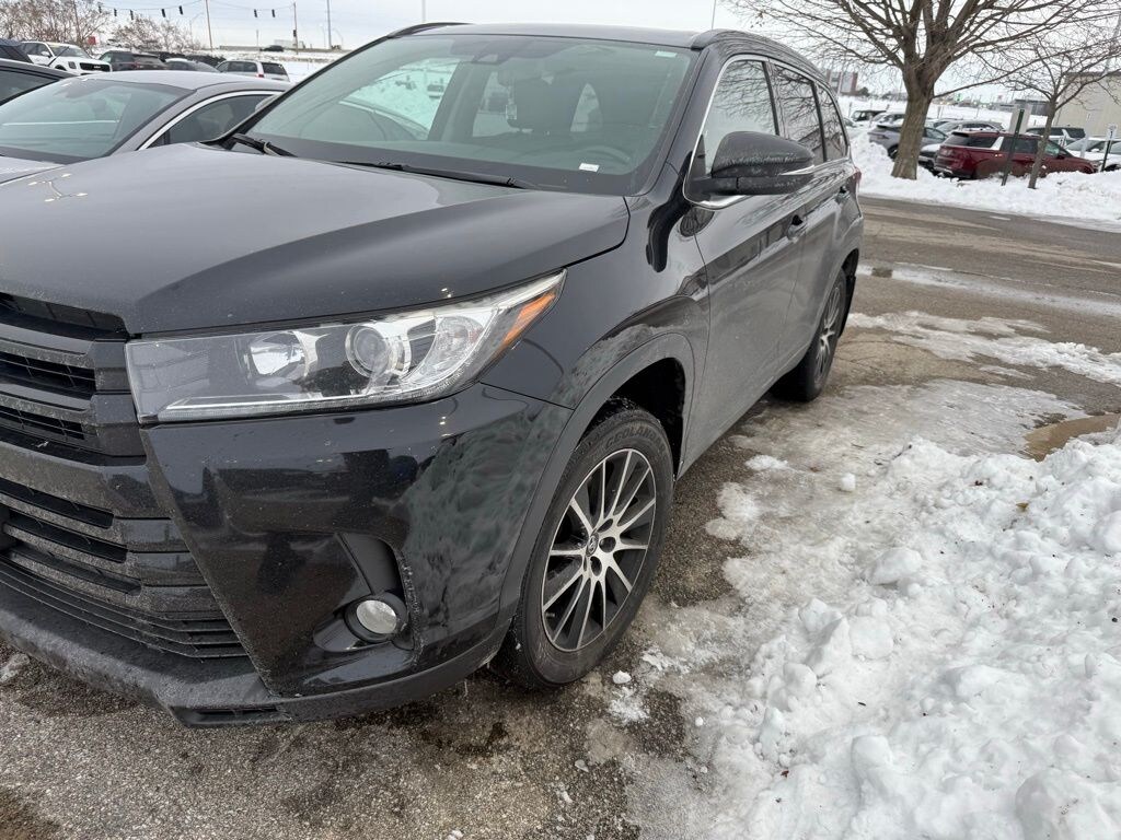 Used 2017 Toyota Highlander XLE SUV