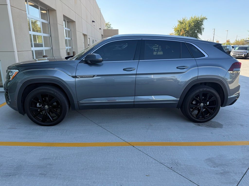 2024 Volkswagen Atlas Cross Sport SEL Premium R-Line photo 3