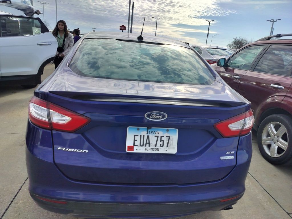 2015 Ford Fusion SE photo 4