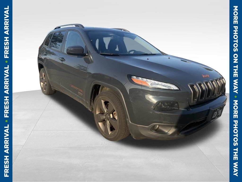 Used 2016 Jeep Cherokee Latitude SUV