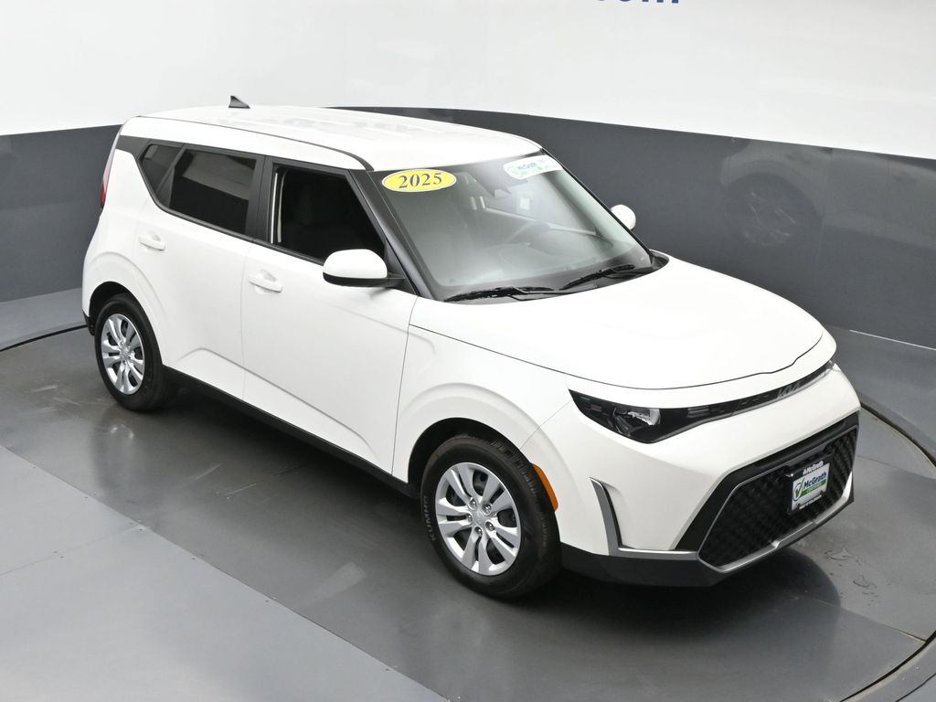 2025 Kia Soul LX photo 2