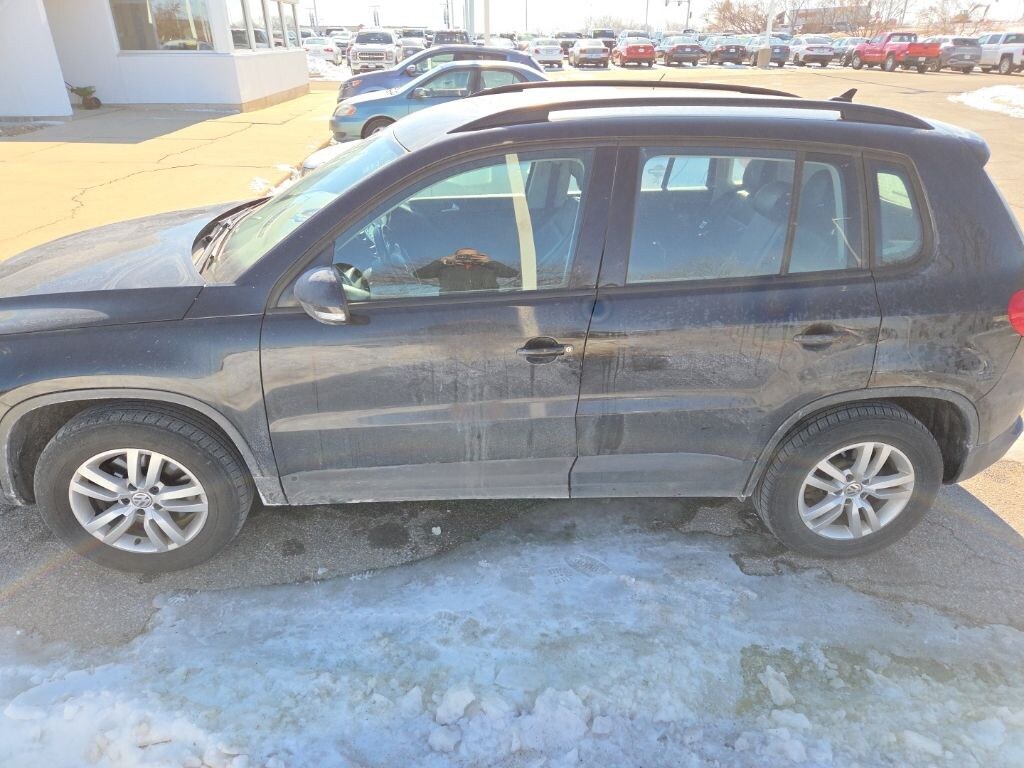 Used 2017 Volkswagen Tiguan 2.0T S SUV