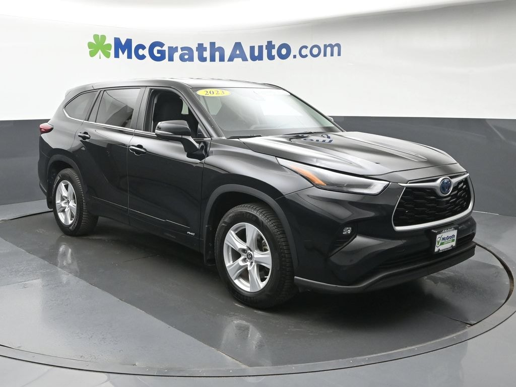 Used 2023 Toyota Highlander Hybrid LE SUV