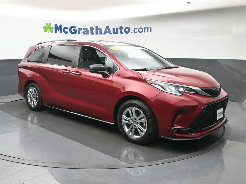 Used 2023 Toyota Sienna XSE Minivan/Van
