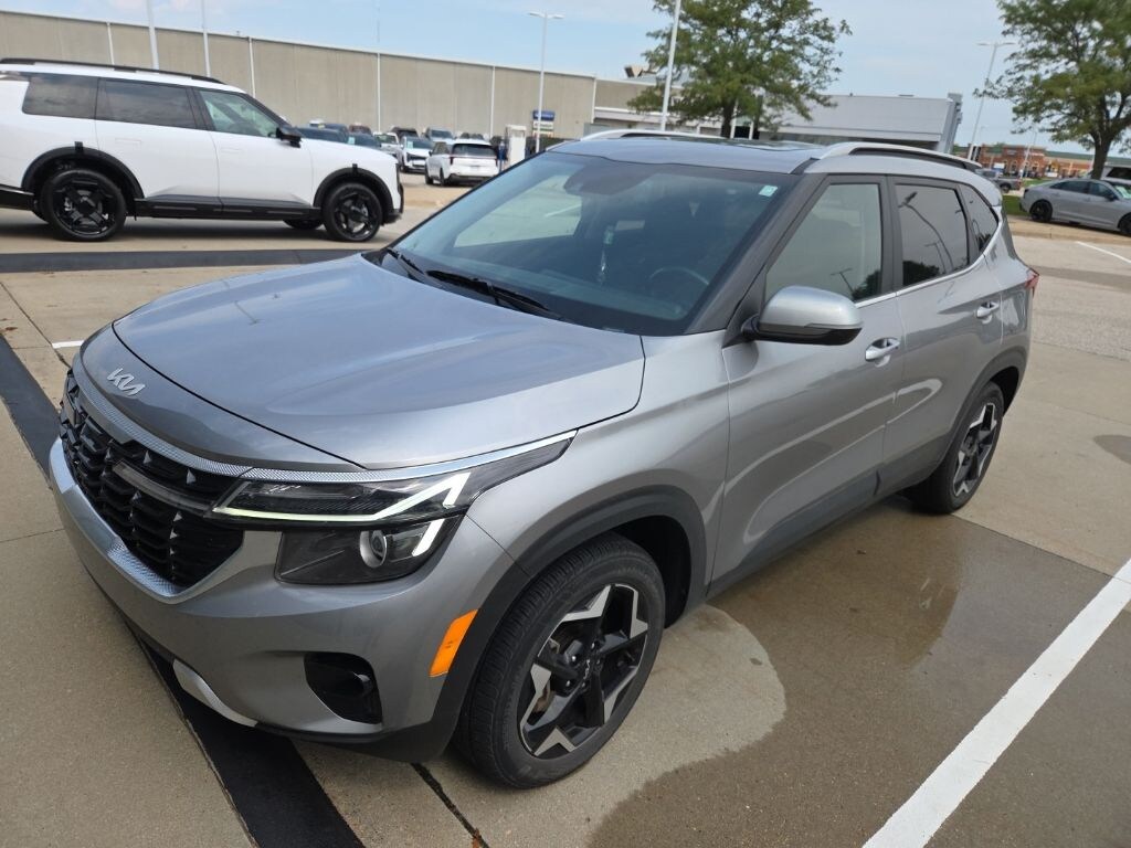 Used 2024 Kia Seltos EX SUV