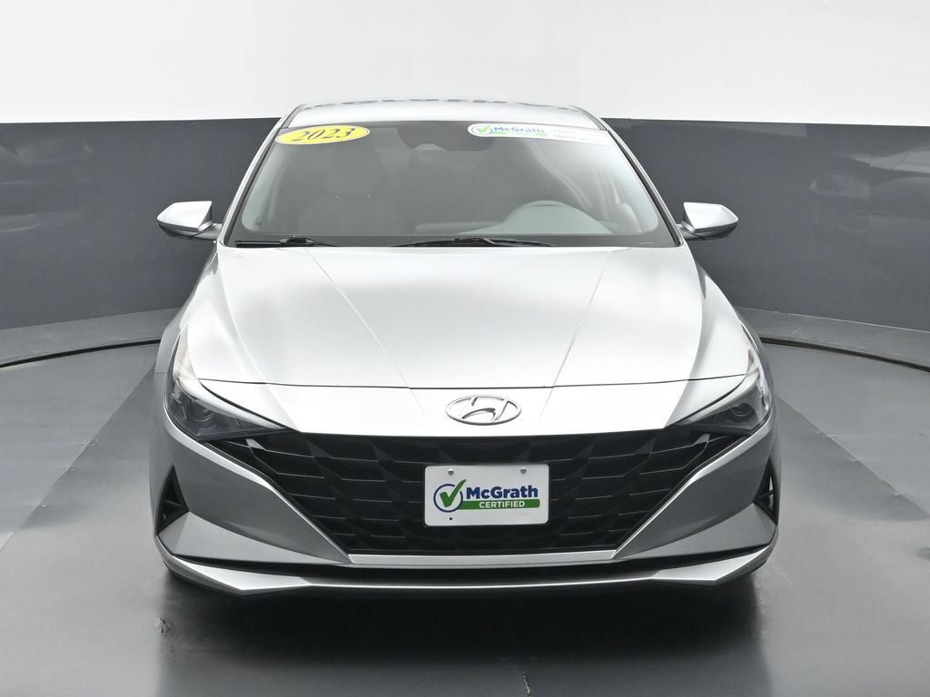 2023 Hyundai Elantra SE photo 2