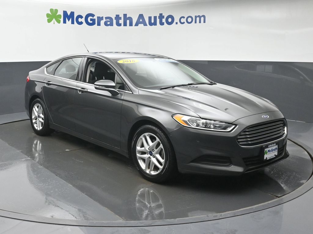 Used 2016 Ford Fusion SE with VIN 3FA6P0H70GR276721 for sale in Hiawatha, IA