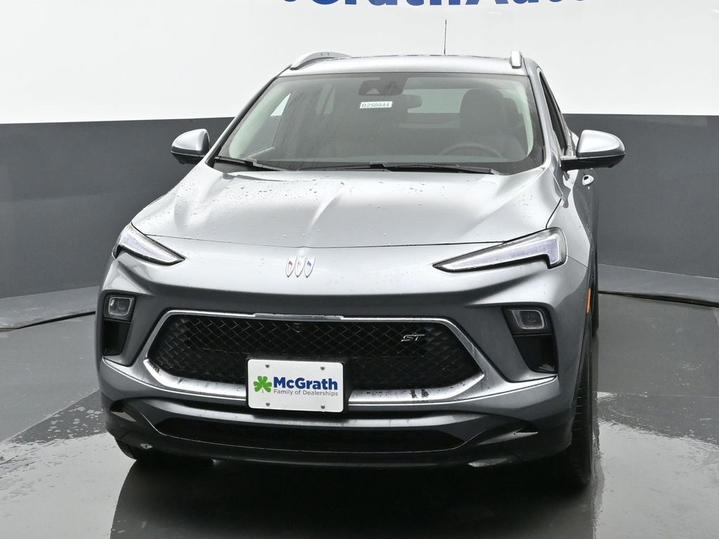 2025 Buick Encore GX Sport Touring photo 2