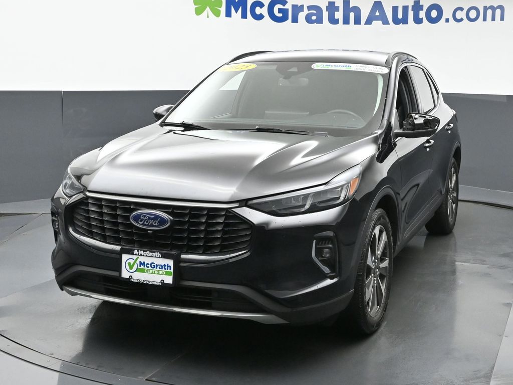 2023 Ford Escape Hybrid Platinum photo 4