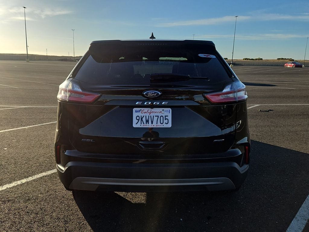2024 Ford Edge SEL photo 2