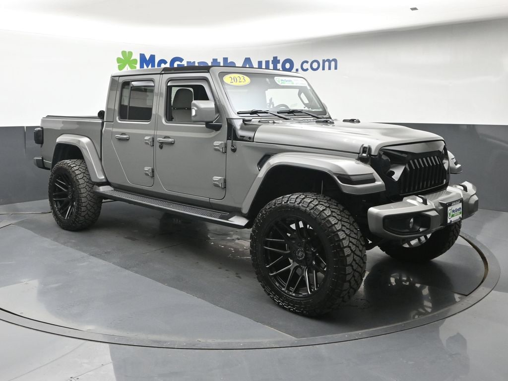 Used 2023 Jeep Gladiator Overland Truck