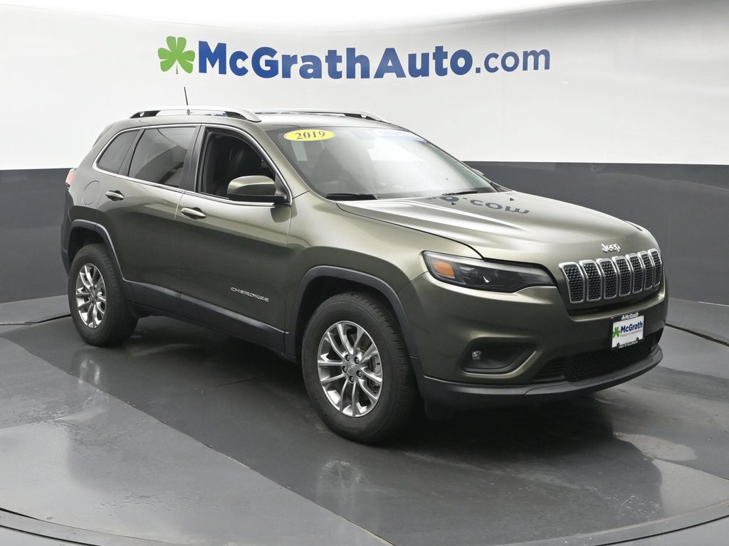 Used 2019 Jeep Cherokee Latitude Plus with VIN 1C4PJMLN5KD189797 for sale in Hiawatha, IA