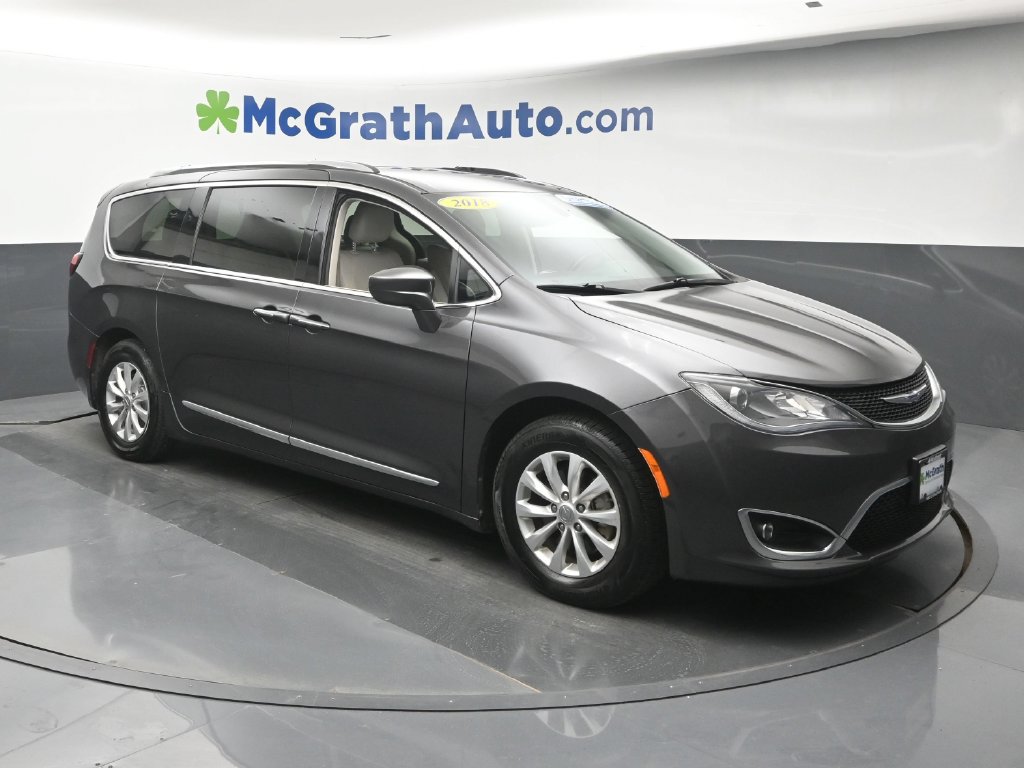 Used 2018 Chrysler Pacifica Touring L Plus with VIN 2C4RC1EG7JR260803 for sale in Hiawatha, IA