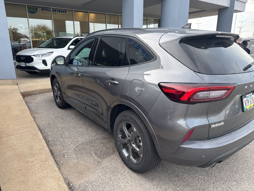 2023 Ford Escape ST-Line Select photo 3