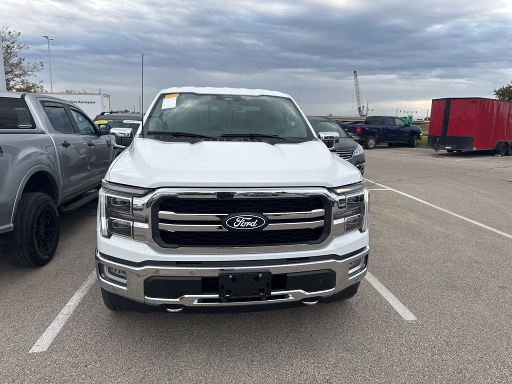 2024 Ford F-150 Lariat photo 2