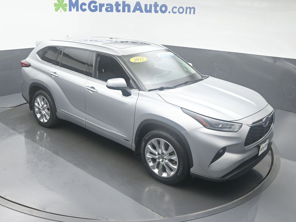2022 Toyota Highlander Hybrid Limited photo 2