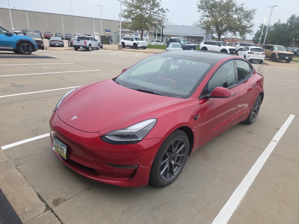 Used 2022 Tesla Model 3 Long Range with VIN 5YJ3E1EB1NF106657 for sale in Hiawatha, IA