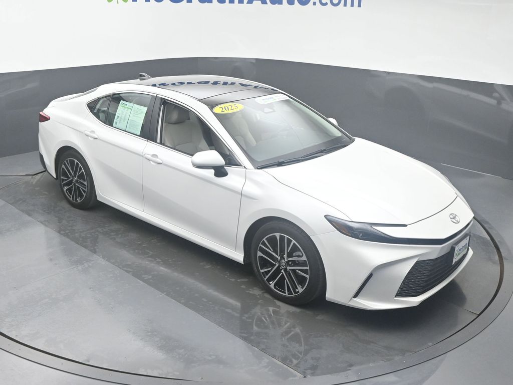 Used 2025 Toyota Camry XLE with VIN 4T1DAACK6SU535729 for sale in Hiawatha, IA