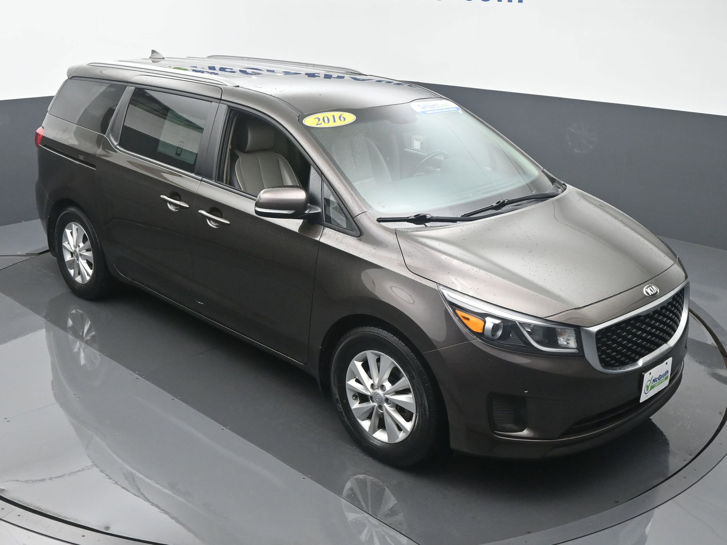 Used 2016 Kia Sedona LX with VIN KNDMB5C15G6211909 for sale in Hiawatha, IA