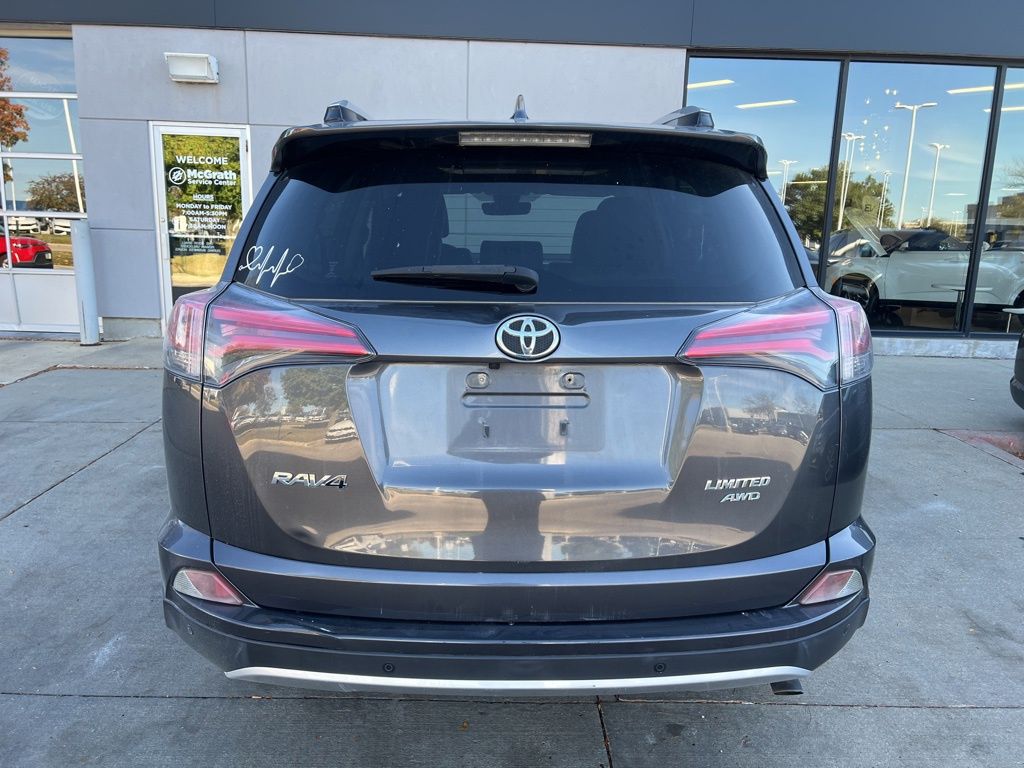 2016 Toyota RAV4 Limited photo 4