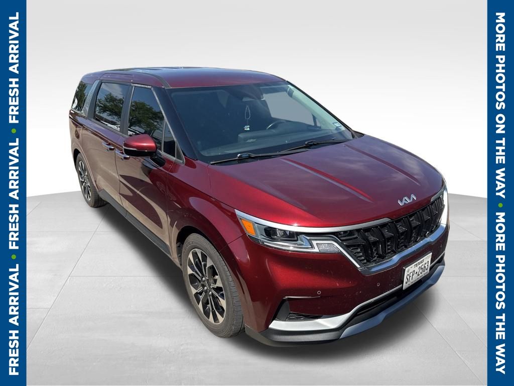 2022 Kia Sedona EX's photo