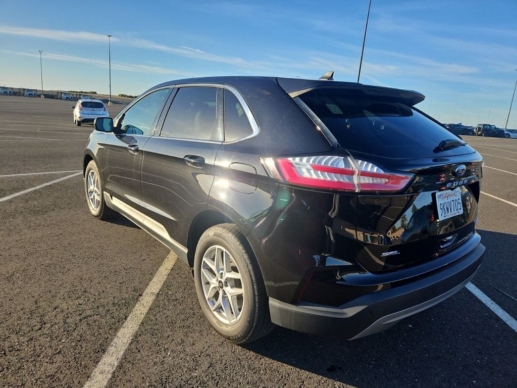 2024 Ford Edge SEL photo 3
