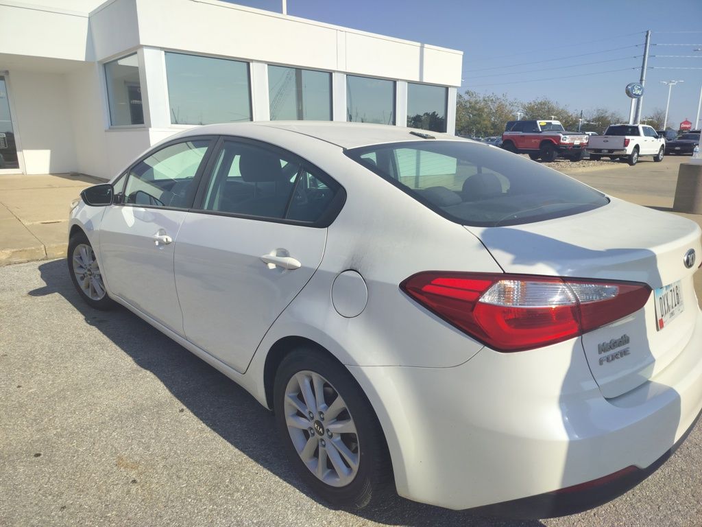 2015 Kia Forte LX photo 4