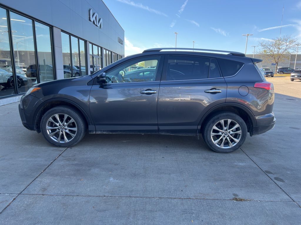 2016 Toyota RAV4 Limited photo 3