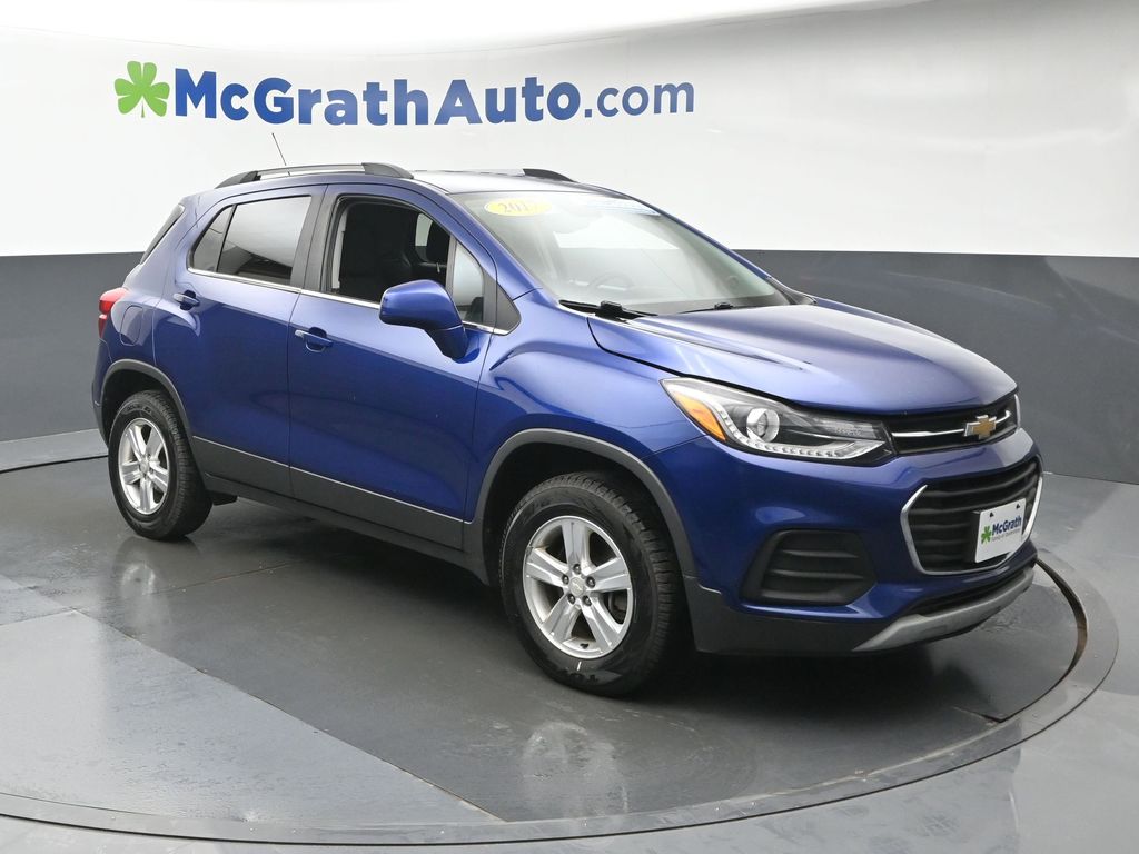 Used 2017 Chevrolet Trax LT with VIN 3GNCJPSB3HL133326 for sale in Hiawatha, IA
