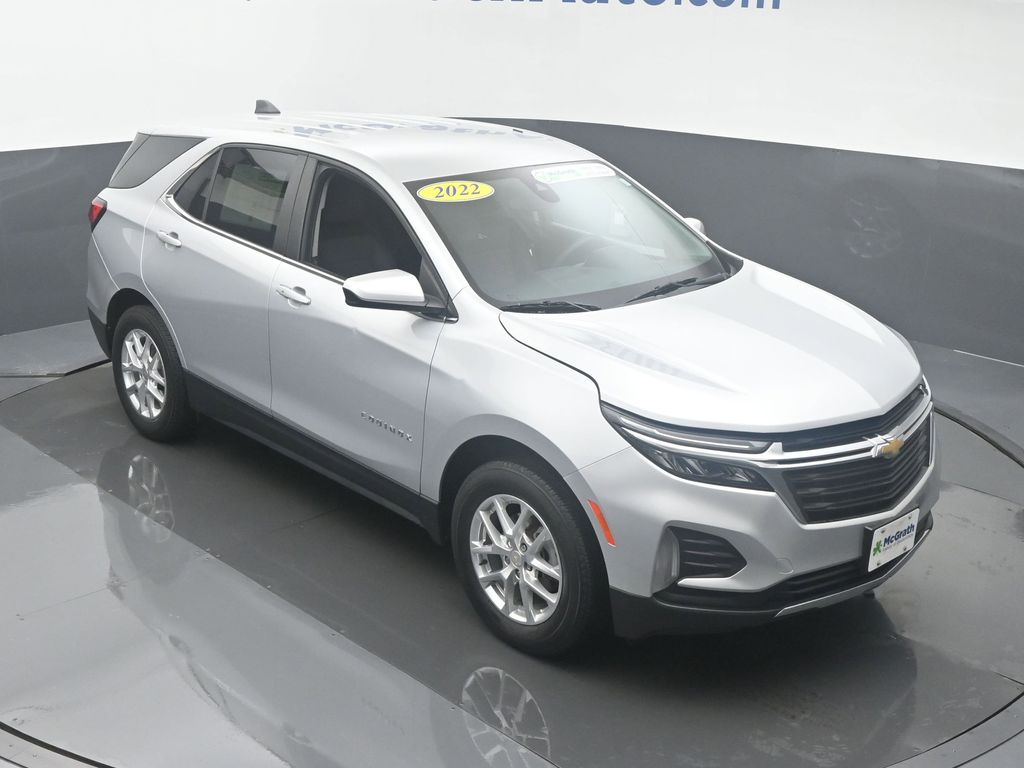 Used 2022 Chevrolet Equinox LT with VIN 3GNAXUEVXNL109398 for sale in Hiawatha, IA