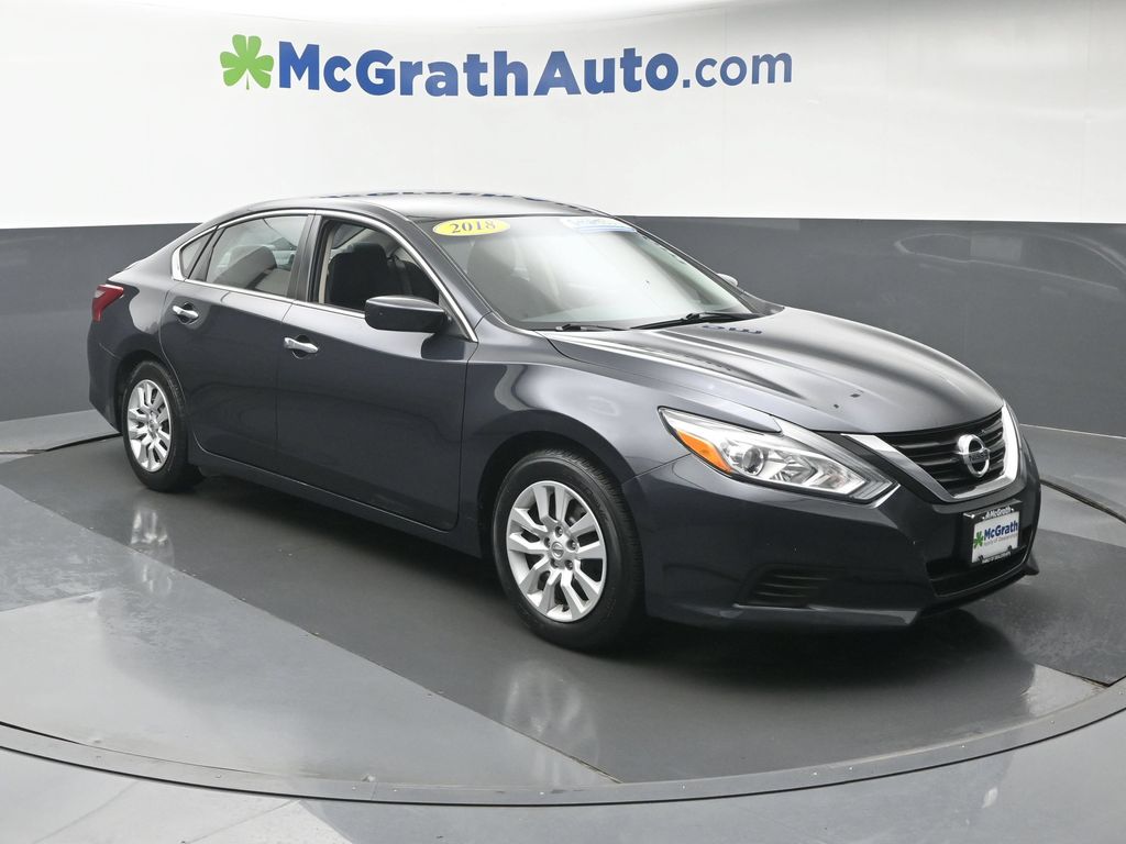 Used 2018 Nissan Altima S with VIN 1N4AL3APXJC118488 for sale in Cedar Rapids, IA