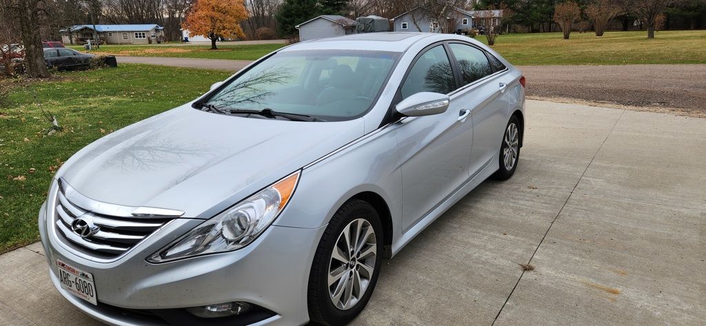 2014 Hyundai Sonata Limited photo 2