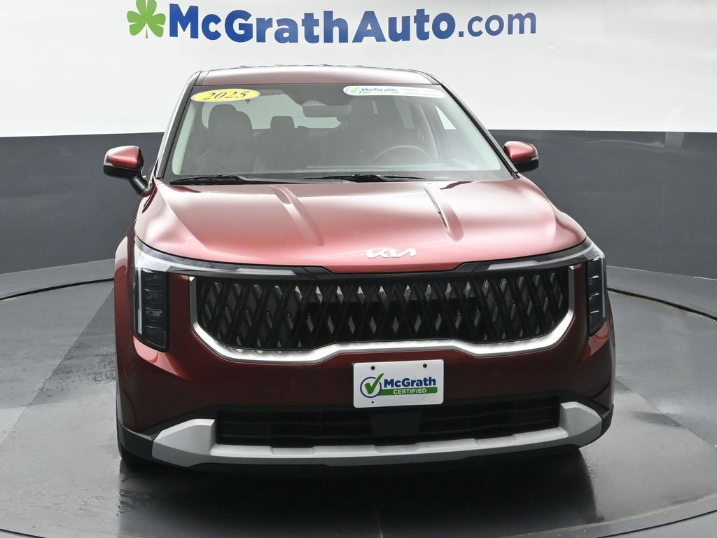 2025 Kia Carnival LXS photo 3