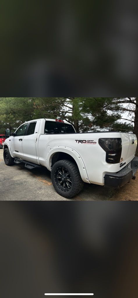 2011 Toyota Tundra 5.7 Auto 4WD FFV Tundra Grade Double Cab's photo