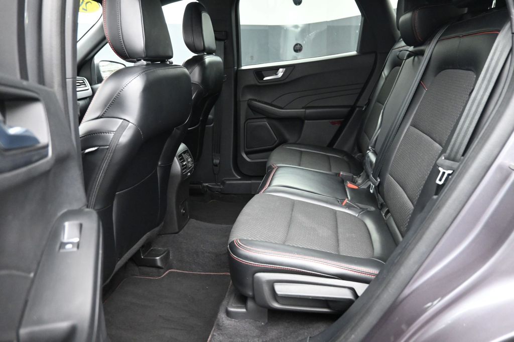 2023 Ford Escape ST-Line - Photo 14
