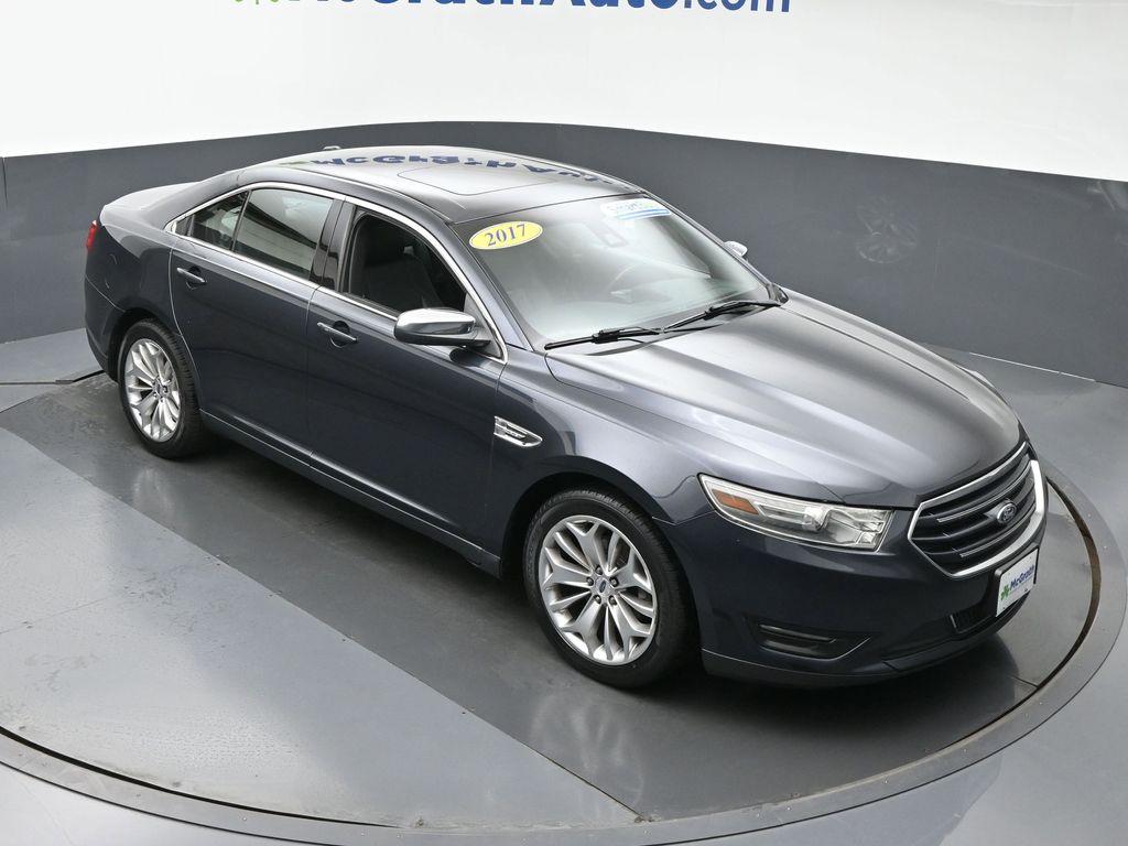 2017 Ford Taurus Limited photo 2