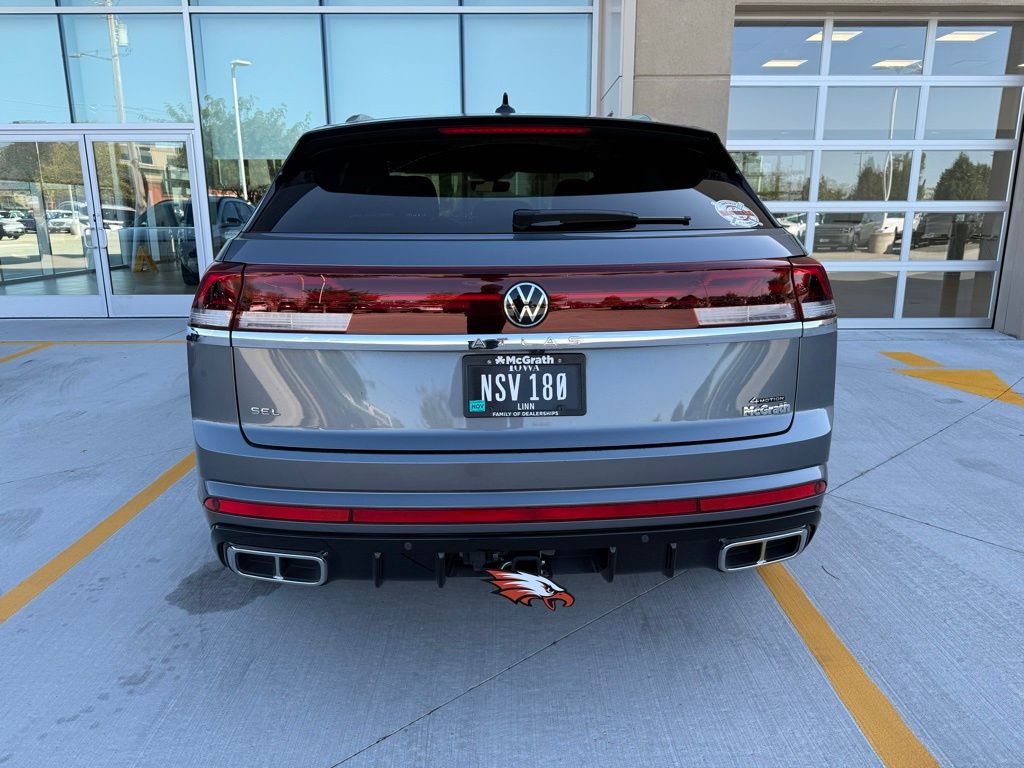 2024 Volkswagen Atlas Cross Sport SEL Premium R-Line photo 4