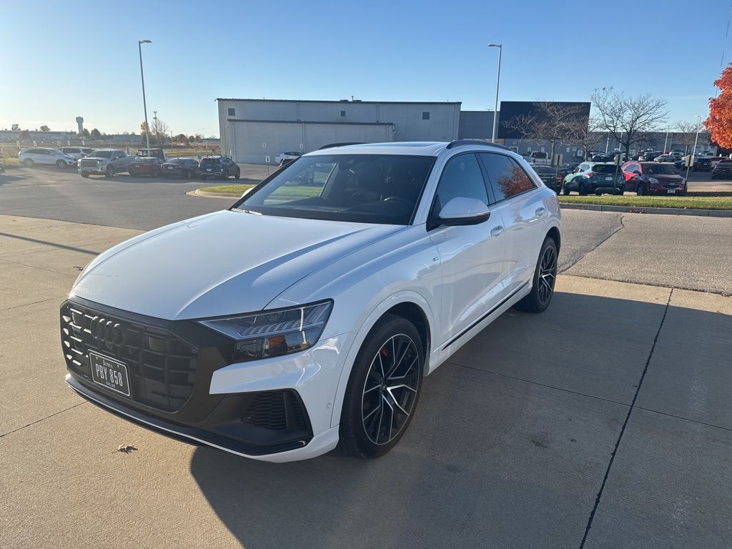 2022 Audi Q8 55 Prestige photo 2
