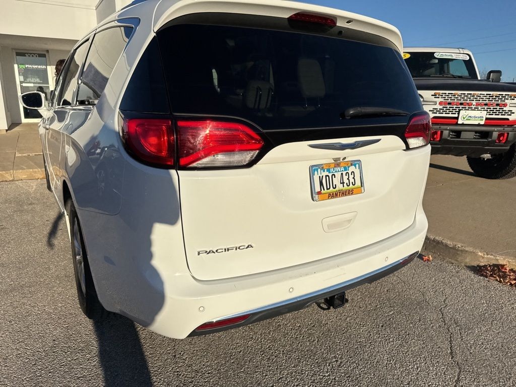 Used 2018 Chrysler Pacifica Touring L Plus Minivan/Van