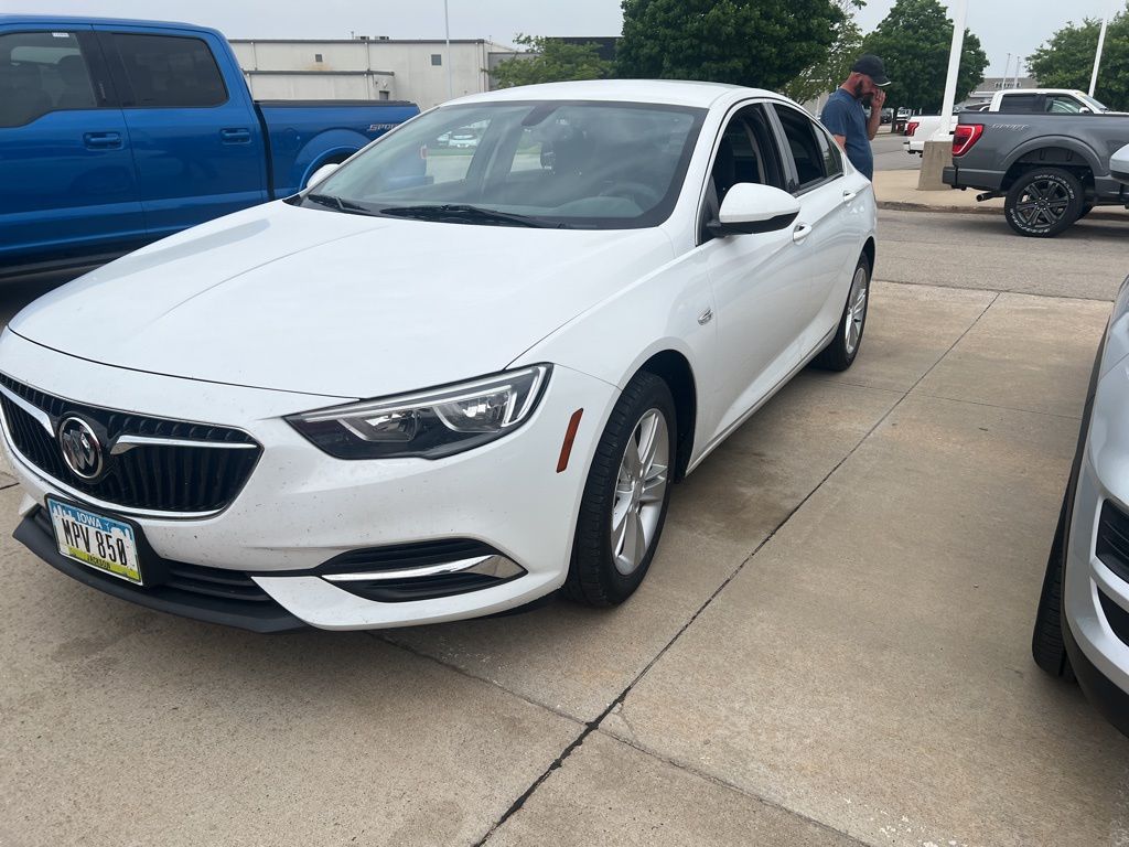 Used 2018 Buick Regal Sportback Preferred with VIN W04GL6SX0J1108353 for sale in Hiawatha, IA