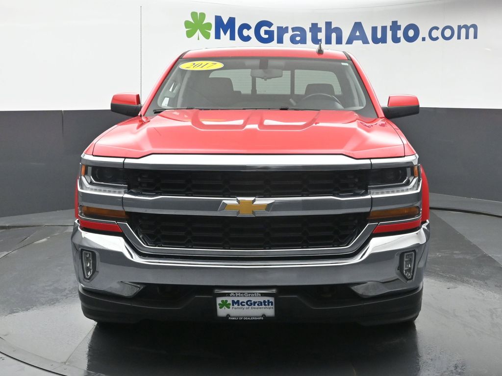 2017 Chevrolet Silverado 1500 LT photo 3