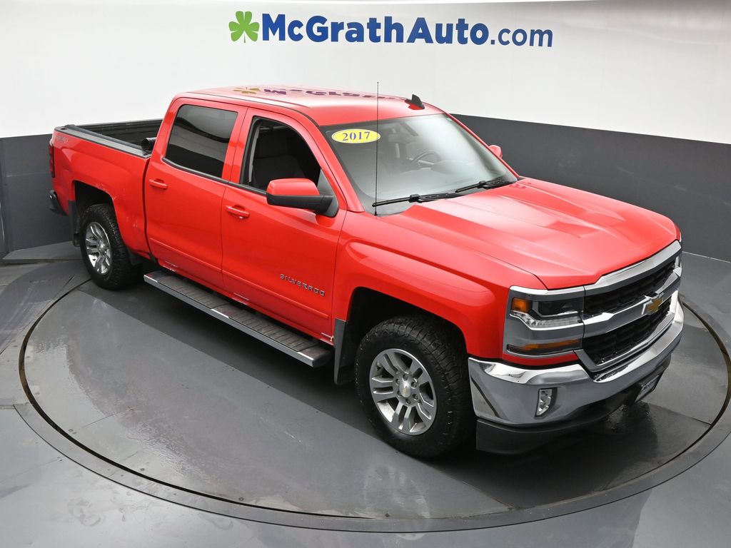 2017 Chevrolet Silverado 1500 LT photo 2